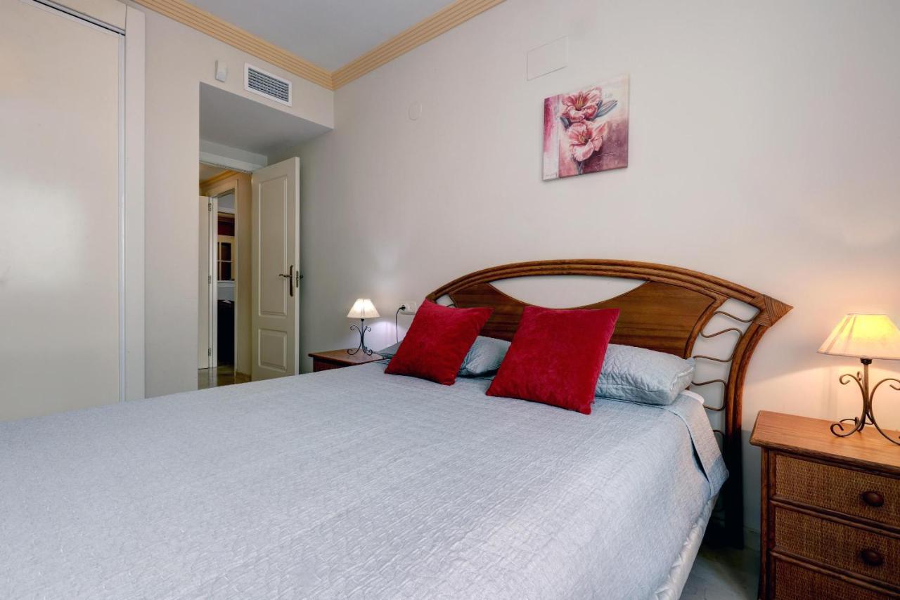 First Line Beach Apartment ماربيا المظهر الخارجي الصورة
