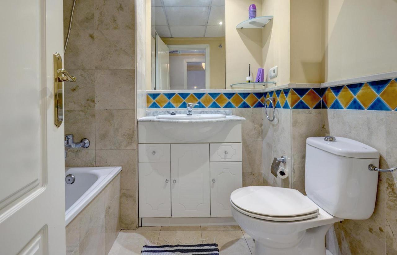 First Line Beach Apartment ماربيا المظهر الخارجي الصورة